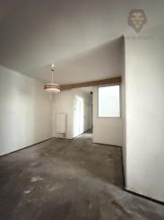 Rodinný dom v pôvodnom stave pár krokov od námestia – Nové Mesto nad Váhom