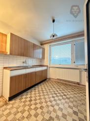 Rodinný dom v pôvodnom stave pár krokov od námestia – Nové Mesto nad Váhom