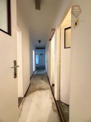 Rodinný dom v pôvodnom stave pár krokov od námestia – Nové Mesto nad Váhom