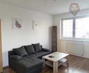 Rezervované Moderný 2-izbový byt s 2 balkónmi, Ilava – SNP