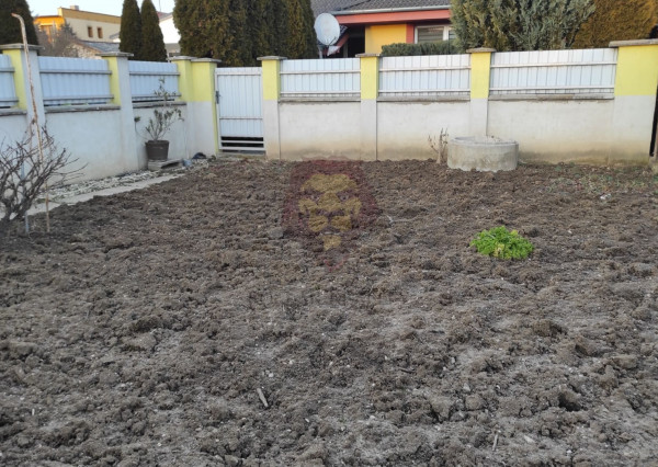 !!Znižená cena!! NA PREDAJ VELKÉ BIELICE - RODINNÝ DOM - 6,5 IZBOVÝ