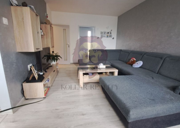 Na predaj 3-izbový byt v centre Seredi