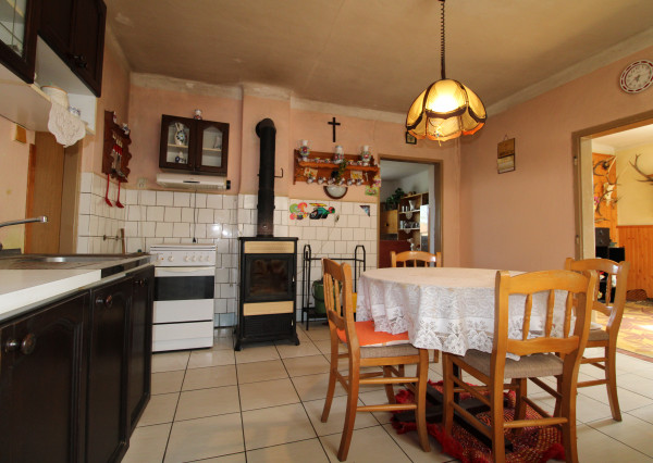 NA PREDAJ - Rodinný dom so záhradou v Sasinkove