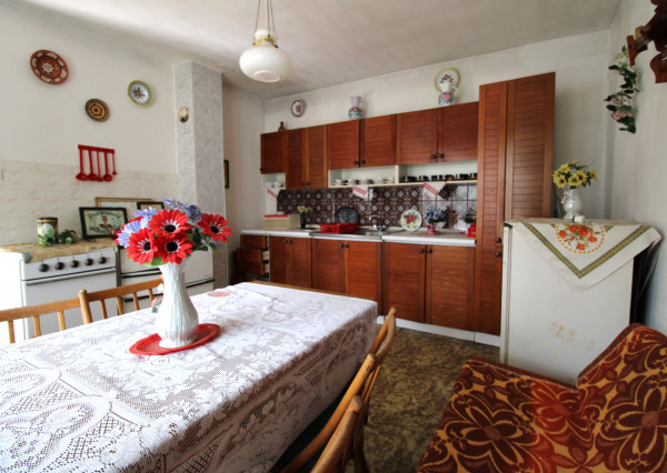 NA PREDAJ - Rodinný dom so záhradou v Sasinkove