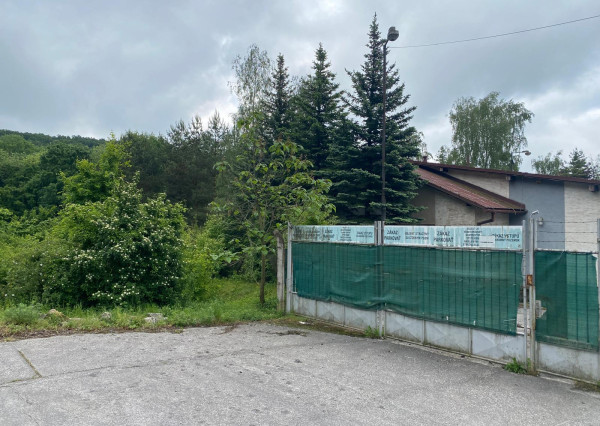 NA PREDAJ - Administratívno-priemyselný areál Vlčie Hory