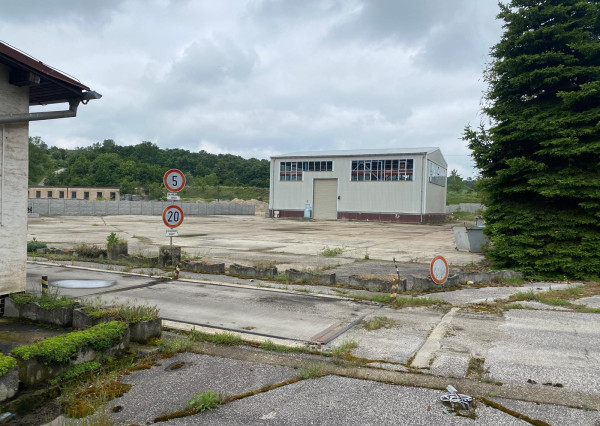 NA PREDAJ - Administratívno-priemyselný areál Vlčie Hory