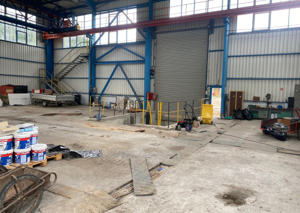 NA PREDAJ - Administratívno-priemyselný areál Vlčie Hory