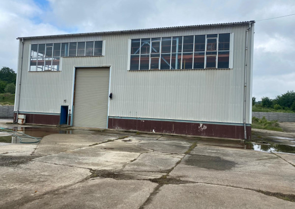 NA PREDAJ - Administratívno-priemyselný areál Vlčie Hory