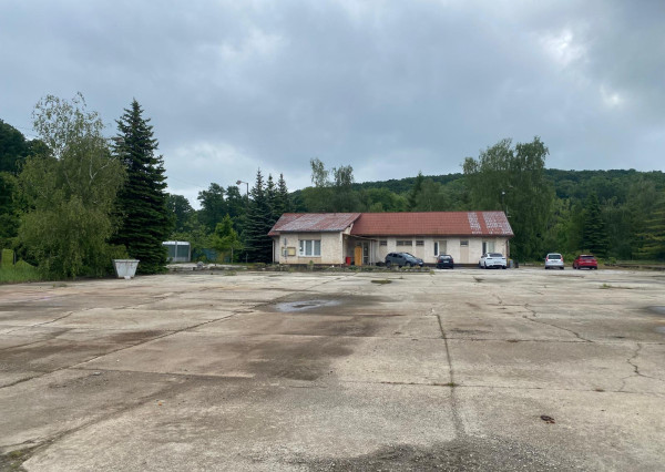 NA PREDAJ - Administratívno-priemyselný areál Vlčie Hory