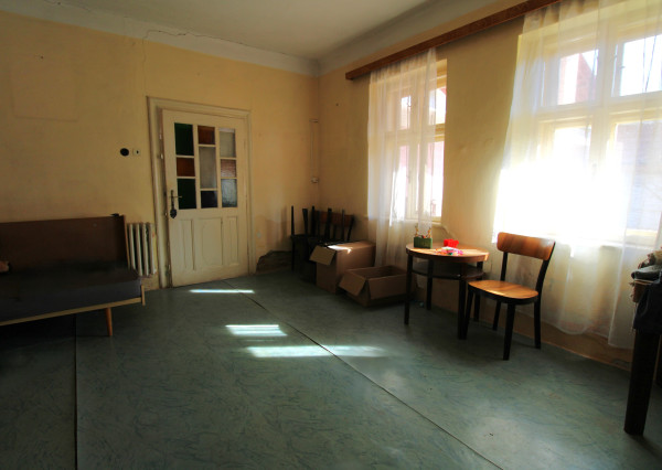 NA PREDAJ - Rodinný dom s veľkým pozemkom - Tepličky