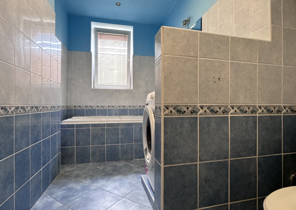 ZNÍŽENÁ CENA !!! NA PREDAJ 2 IZBOVÝ BYT PÚCHOV -62 m2