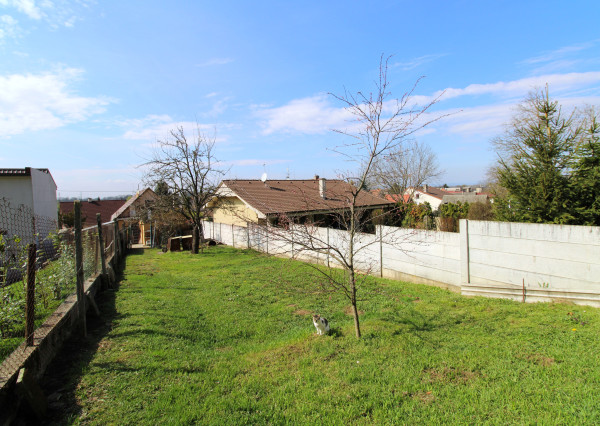 REZERVOVANÉ !!  Rodinný dom v Sokolovciach - 531m2