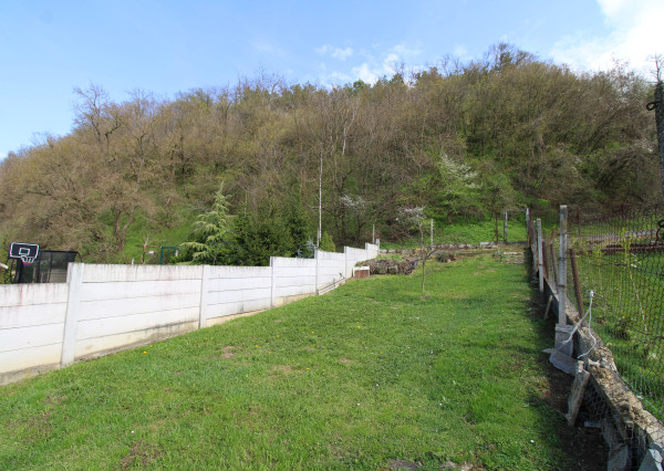 REZERVOVANÉ !!  Rodinný dom v Sokolovciach - 531m2