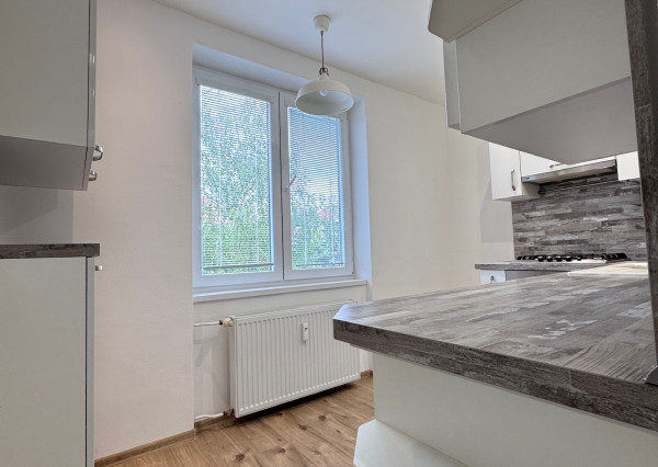 NA PREDAJ 2-IZBOVÝ BYT NOVA DUBNICA - KOMENSKÉHO SADY