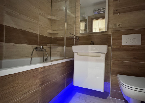 NA PREDAJ 2-IZBOVÝ BYT NOVA DUBNICA - KOMENSKÉHO SADY