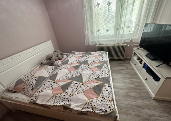 REZERVOVANÝ Predám 4-izbový byt, 77 m2, Nové Mesto nad Váhom – Zelená ulica