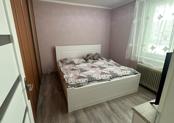 REZERVOVANÝ Predám 4-izbový byt, 77 m2, Nové Mesto nad Váhom – Zelená ulica