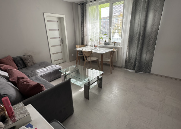 Predám 4-izbový byt, 77 m2, Nové Mesto nad Váhom – Zelená ulica