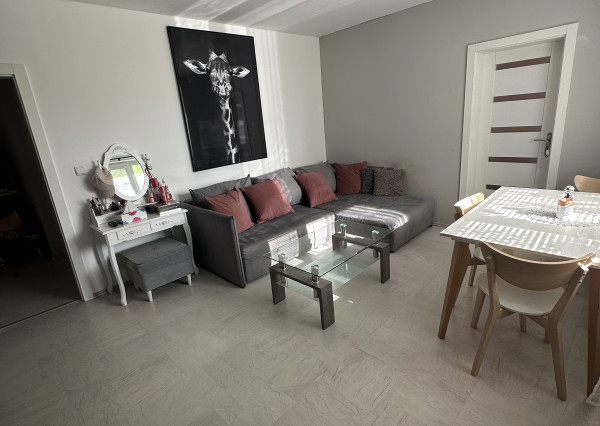 REZERVOVANÝ Predám 4-izbový byt, 77 m2, Nové Mesto nad Váhom – Zelená ulica