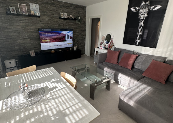 REZERVOVANÝ Predám 4-izbový byt, 77 m2, Nové Mesto nad Váhom – Zelená ulica