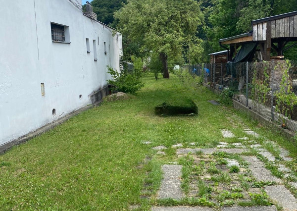 Predané : Víkendová chalupa s veľkým pozemkom  REZERVOVANÉ