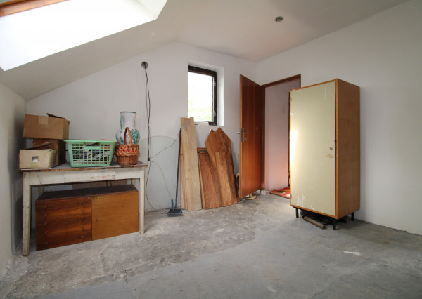 ZNÍŽENÁ CENA - NA PREDAJ - Veľký Rodinný dom Sokolovce