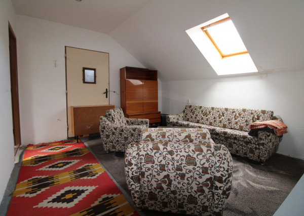 ZNÍŽENÁ CENA - NA PREDAJ - Veľký Rodinný dom Sokolovce