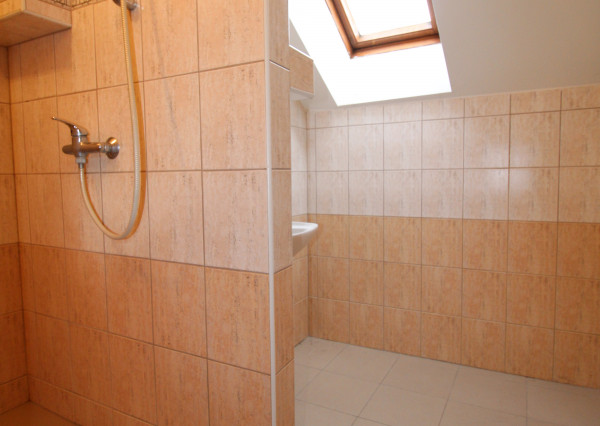 ZNÍŽENÁ CENA - NA PREDAJ - Veľký Rodinný dom Sokolovce