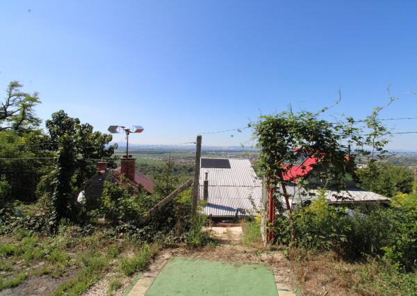 NA PREDAJ - Chatka s pekným výhľadom na Šianci