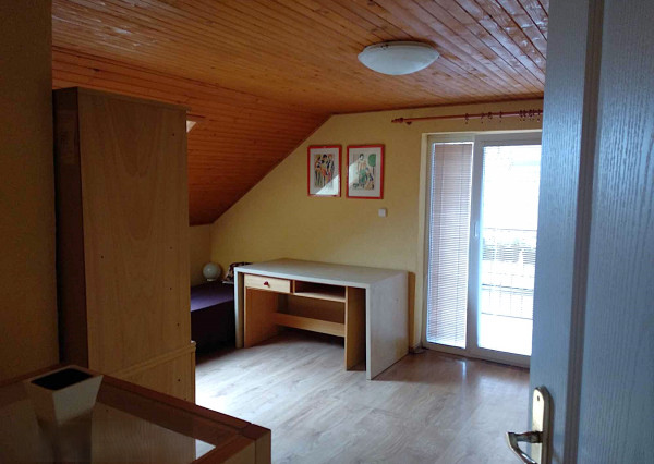 NA PRENÁJOM - 3-izbové podkrovie v Rodinnom dome Malženice