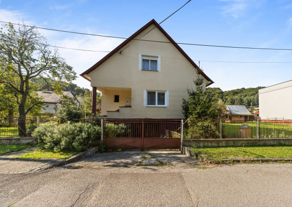 Nová cena  4-izbový rodinný dom v Ilave so záhradou