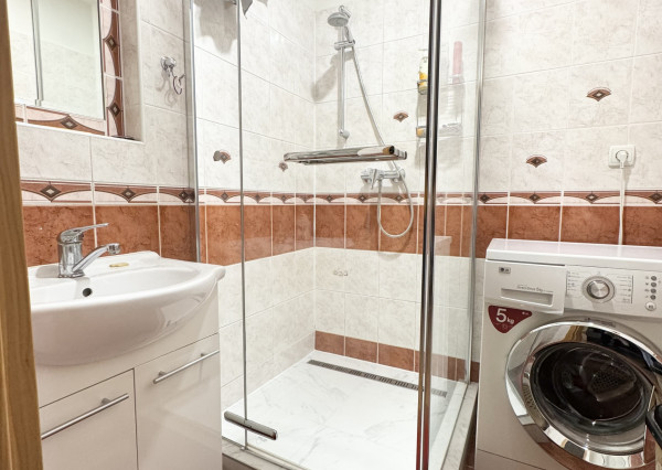 Rezervované  slnečný 77m2 - 3 izbový byt Trenčín