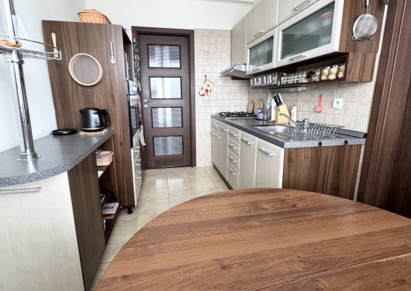 Rezervované  slnečný 77m2 - 3 izbový byt Trenčín