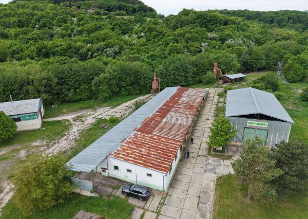 Na predaj: Priemyselný areál – výroba, logistika alebo sklad – 10 181 m2 Rezervované