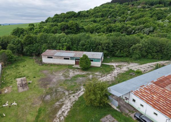 Na predaj: Priemyselný areál – výroba, logistika alebo sklad – 10 181 m2 Rezervované