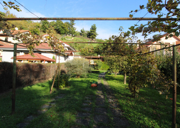 NA PREDAJ - Pozemok s chatkou neďaleko Sĺňavy