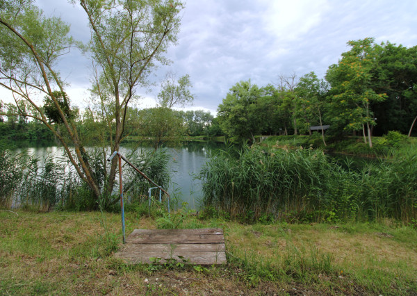 NA PREDAJ - Jazero pri Tomášikove