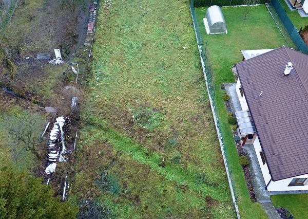 NA PREDAJ - POZEMOK NA VÝSTAVBU RODINNÉHO DOMU VALČA 1014 m2