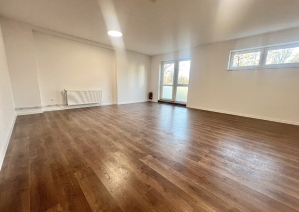 PRENÁJOM MODERNÉHO KANCELÁRSKEHO PRIESTORU