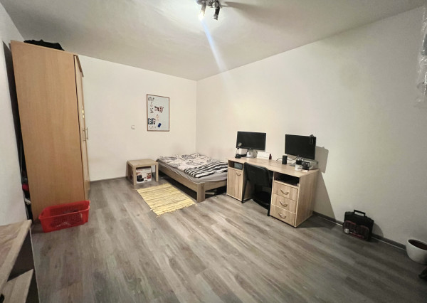 NA PRENÁJOM  IZBA  V  3- IZBOVOM BYTE