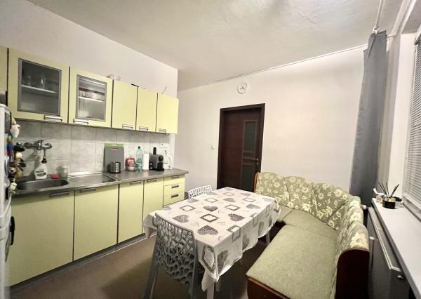 NA PRENÁJOM  IZBA  V  3- IZBOVOM BYTE