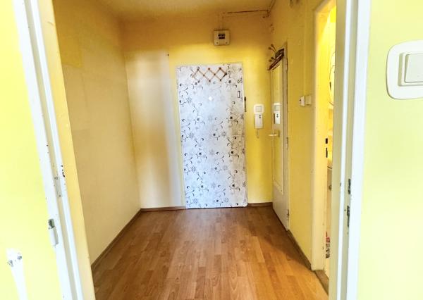 Ponúkame na predaj garzónku | Trenčín – Zámostie