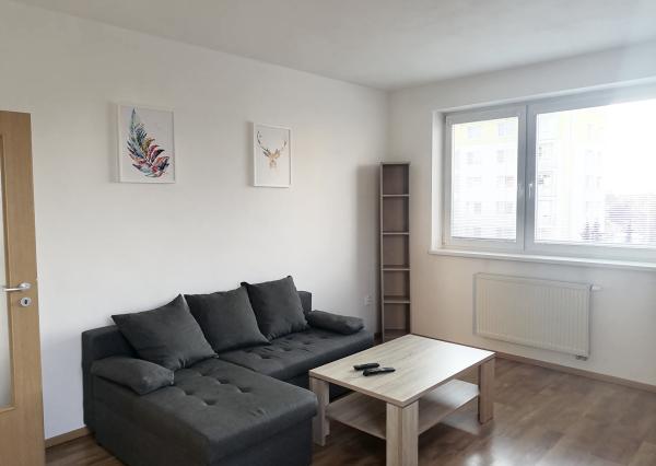 Rezervované Moderný 2-izbový byt s 2 balkónmi, Ilava – SNP