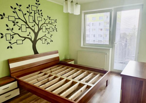 Rezervované Moderný 2-izbový byt s 2 balkónmi, Ilava – SNP