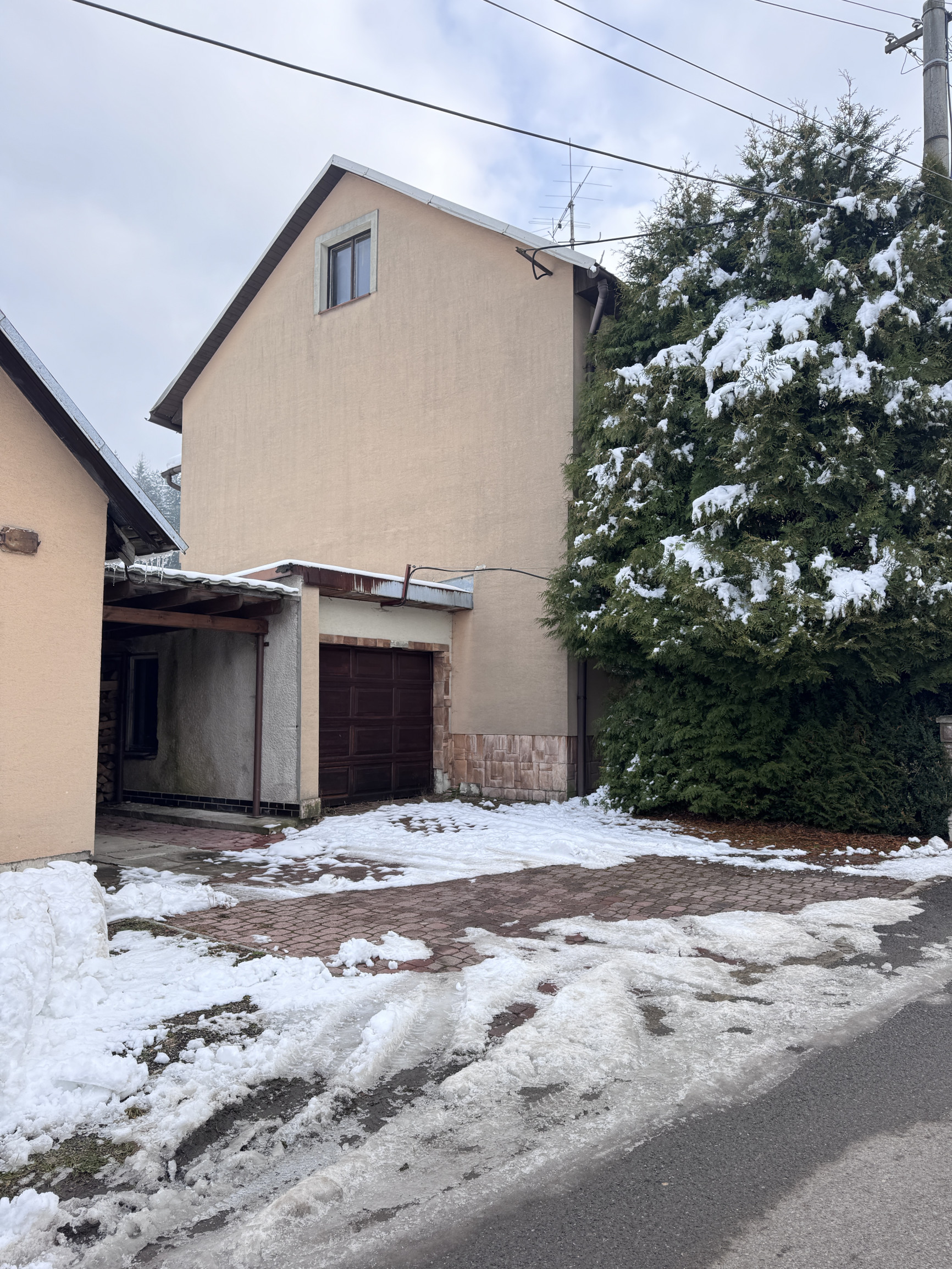 Na predaj rodinný dom SKALITÉ 708m2